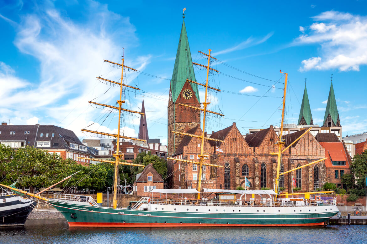 Bremer Schlachte mit Segelschiff Alexander von Humboldt